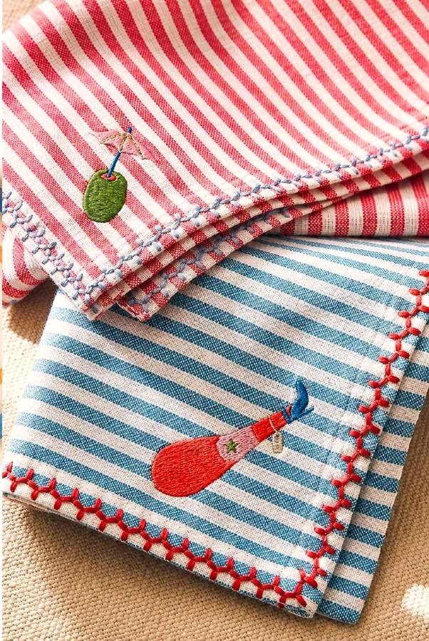 Servilletas de rayas con ilustraciones bordadas